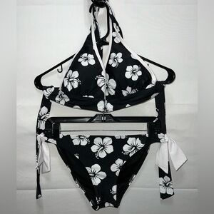 Disney Bikini. XL top, M bottoms.